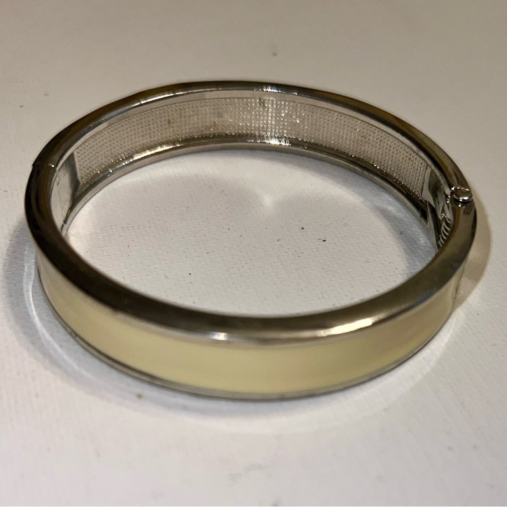 Silver Tone Cream Enamel Bangle Bracelet Minimalist Oval Clasp Accessory